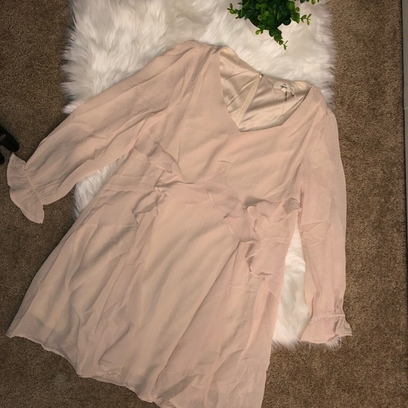 💕CREAM COLORED RUFFLE DRESS!! 💕 - Picture 7 of 8